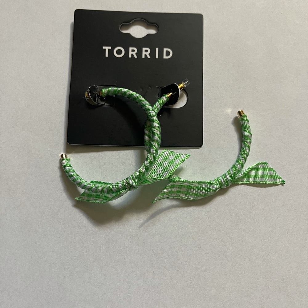 Torrid 💚 Green Gingham Hoop Earrings, So Cute for Spring & Summer!